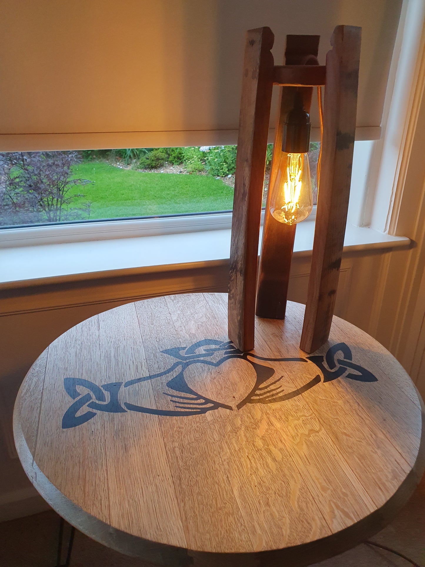 Whiskey Stave Glow – Handcrafted Oak Barrel Lamp